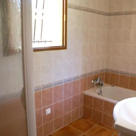 بيت للعطل Maison De 4 Chambres A Poggio Mezzana A 100 M De La Plage Avec Vue Sur La Mer Jardin Amenage Et Wifi